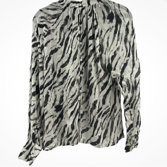 Zebra print long sleeved smocked blouse - Picture 1 of 5